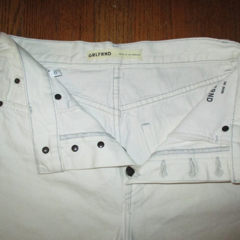 GRLFRND The Quinn 90's Boyfriend Short - Picture 9 of 9